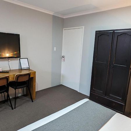 River Motel Queanbeyan Bagian luar foto