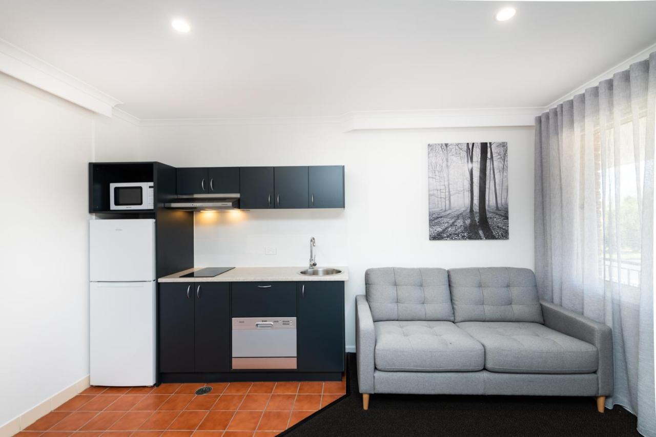 River Motel Queanbeyan Bagian luar foto