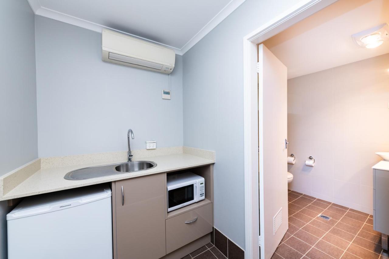 River Motel Queanbeyan Bagian luar foto